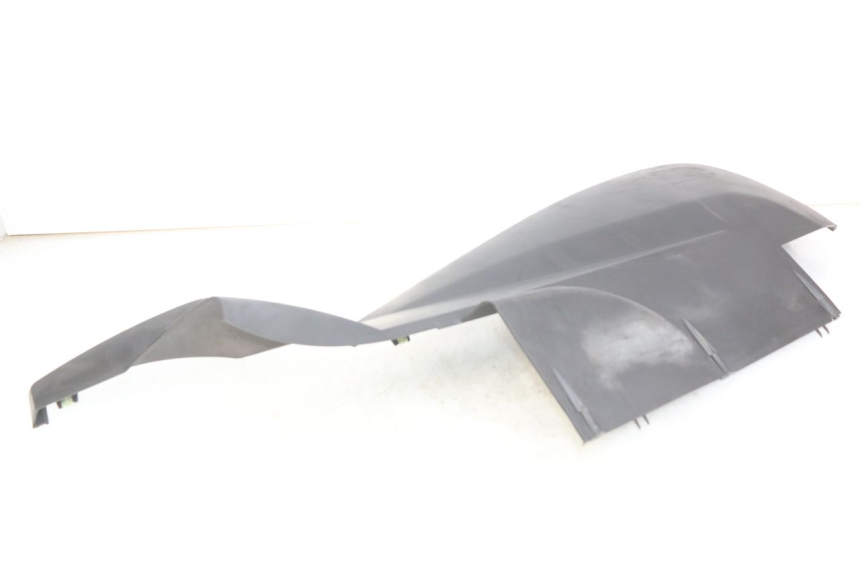 photo de PRAWA LISTWA PROGOWA PEUGEOT SATELIS 125 (2006 - 2009) - Zbliżenie techniczne