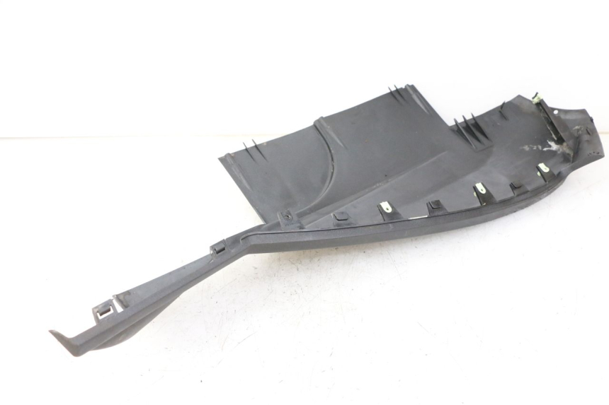 photo de PRAWA LISTWA BOCZNA PEUGEOT SATELIS 125 (2013 - 2018) - Szczegół części