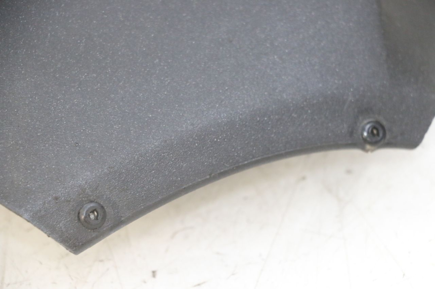 photo de PRAWA LISTWA BOCZNA PEUGEOT SATELIS 125 (2013 - 2018) - Zbliżenie techniczne