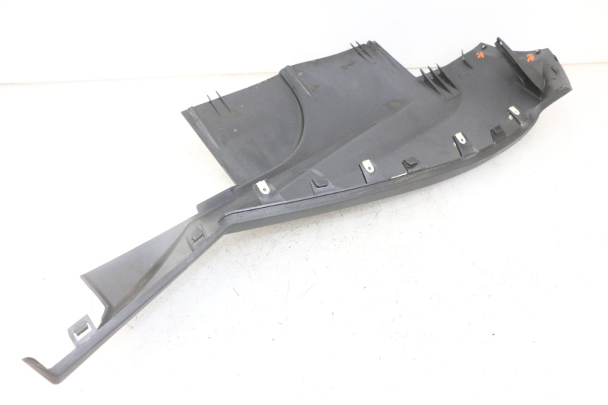 photo de PRAWA LISTWA BOCZNA PEUGEOT SATELIS 125 (2013 - 2018) - Widok ogólny