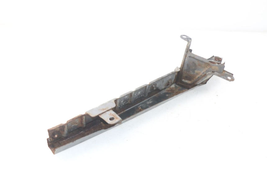 photo de PRAWA LISTWA BOCZNA PEUGEOT SC 50 (1988 - 1992) - Zoom stanu zużycia