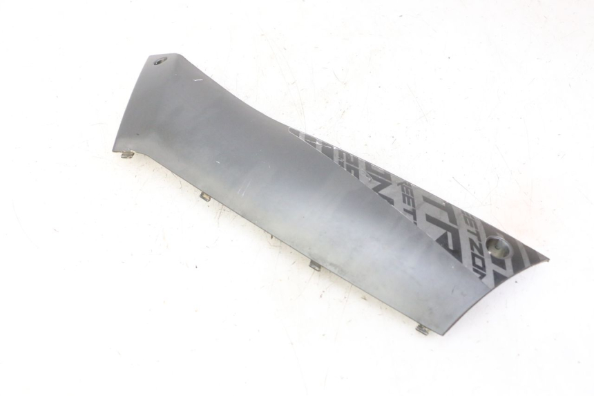 photo de PRAWA LISTWA PROGOWA PEUGEOT STREETZONE I NAKED 2T 50 (2018 - 2020) - Szczegół części