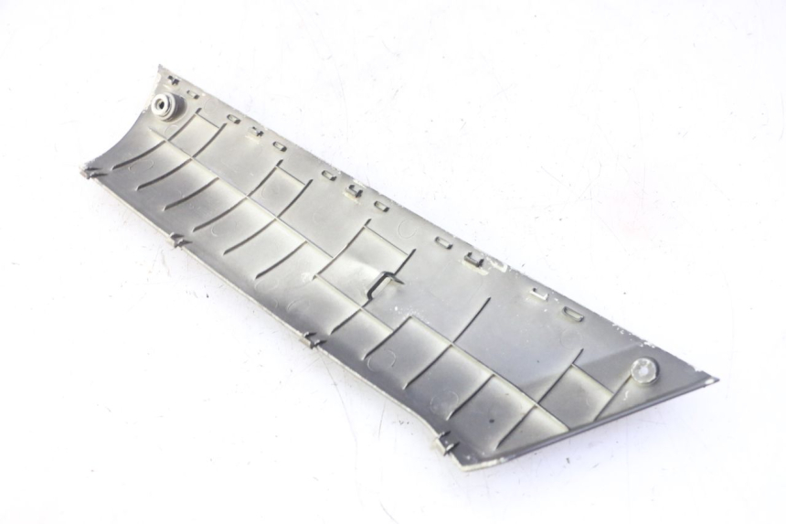 photo de PRAWA LISTWA PROGOWA PEUGEOT STREETZONE I NAKED 2T 50 (2018 - 2020) - Zoom stanu zużycia