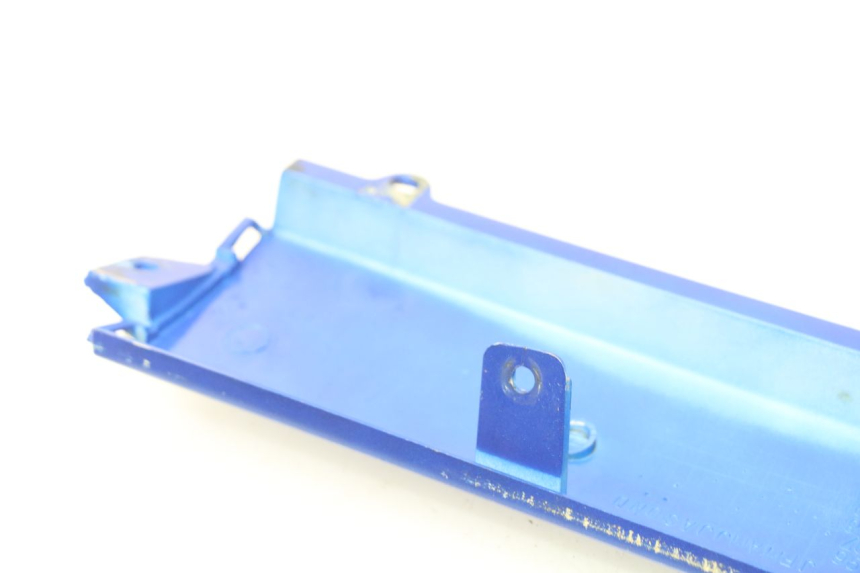 photo de PRAWA LISTWA BOCZNA PEUGEOT SV 50 (1992 - 2004) - Zbliżenie techniczne