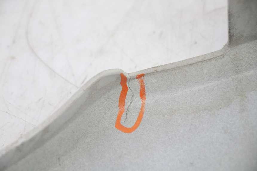 photo de PRAWA LISTWA BOCZNA PEUGEOT TWEET PRO EFI 4T 50 (2021 - 2022) - Szczegóły charakterystyczne