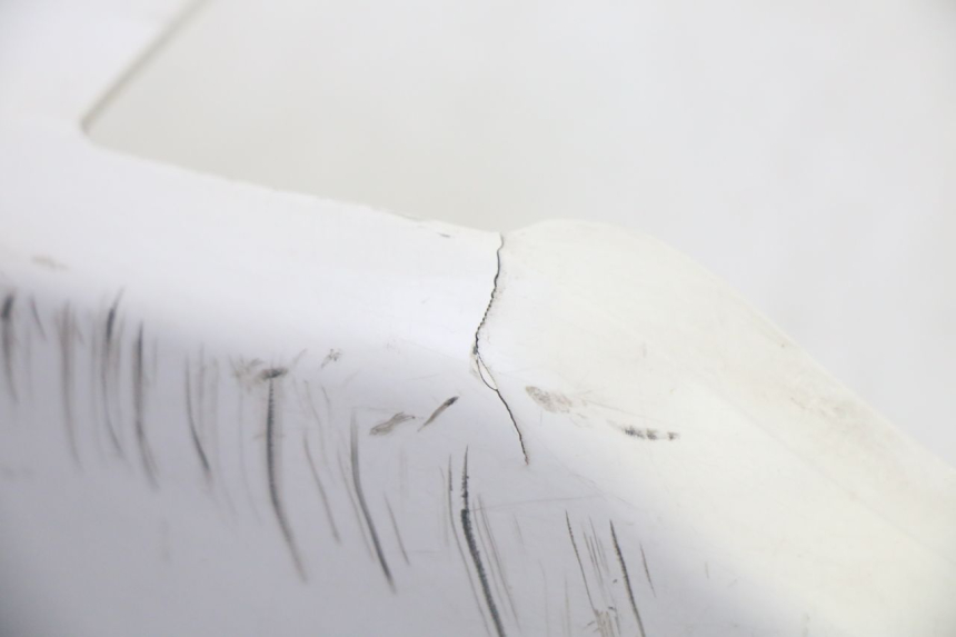 photo de PRAWA LISTWA BOCZNA PEUGEOT TWEET PRO EFI 4T 50 (2021 - 2022) - Zbliżenie techniczne