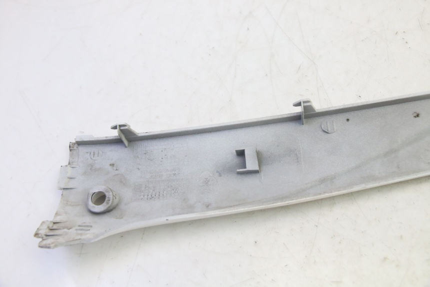 photo de PRAWA LISTWA BOCZNA PEUGEOT TWEET PRO EFI 4T 50 (2021 - 2022) - Oznaczenia i referencje