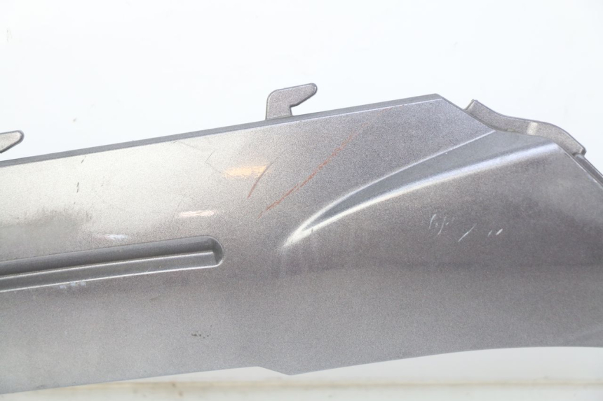 photo de PRAWA LISTWA PROGOWA PEUGEOT V-CLIC VCLIC 50 (2007 - 2013) - Widok z bliska