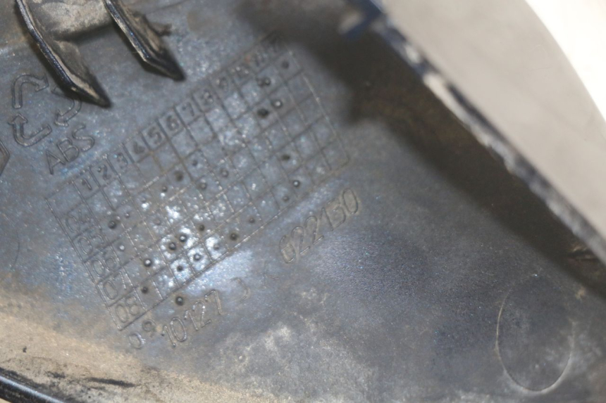 photo de PRAWA LISTWA BOCZNA PIAGGIO VESPA LXV 125 (2006 - 2009) - Szczegół części