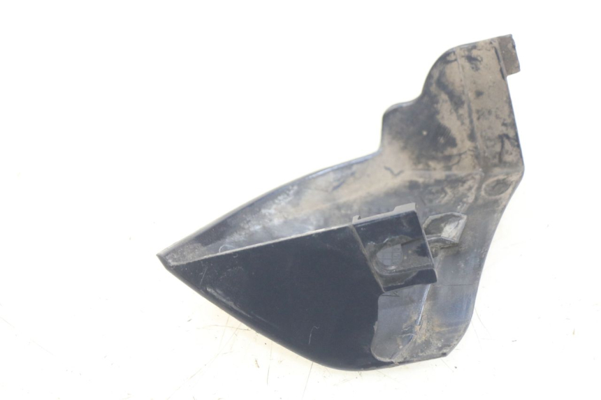 photo de PRAWA LISTWA BOCZNA PIAGGIO VESPA LXV 125 (2006 - 2009) - Zoom stanu zużycia