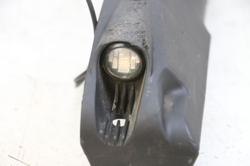 photo de PRAWA LISTWA BOCZNA DUALTRON VICTOR LIMITED 1 - Inny kąt widzenia