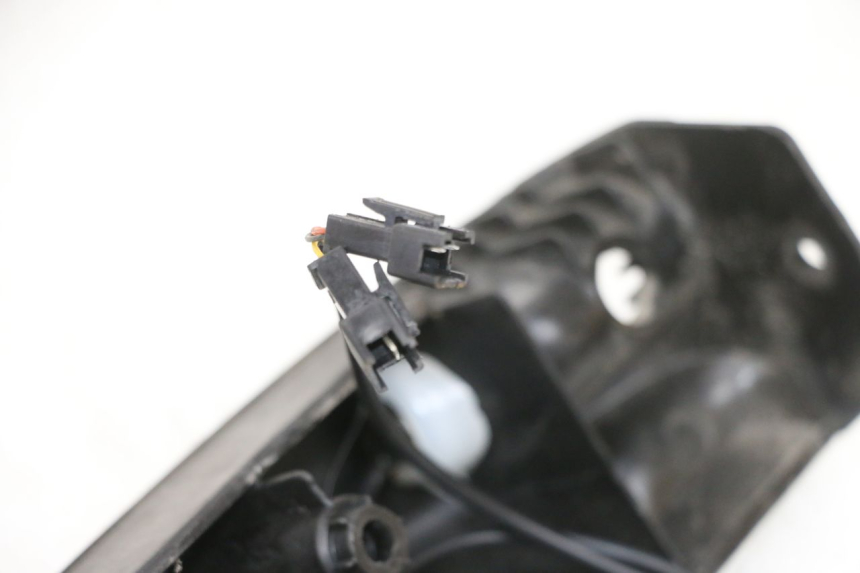 photo de PRAWA LISTWA BOCZNA DUALTRON VICTOR LIMITED 1 - Stan powierzchni