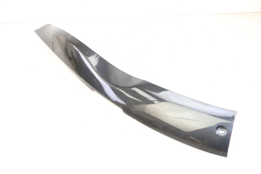 photo de PRAWA LISTWA BOCZNA MBK WAAP 125 (2008 - 2013) - Zoom stanu zużycia