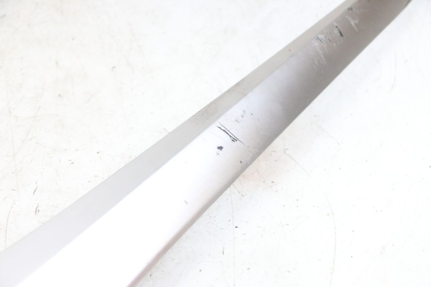 photo de PRAWA LISTWA BOCZNA YAMAHA XMAX X-MAX ABS 125 (2017 - 2020) - Widok ogólny