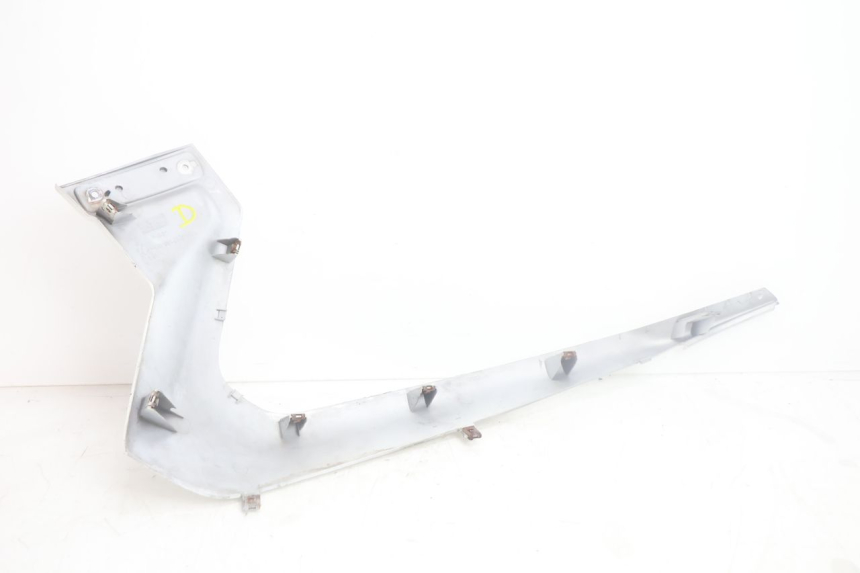 photo de PRAWA LISTWA BOCZNA YAMAHA XMAX X-MAX 125 (2006 - 2009) - Punkty mocowania