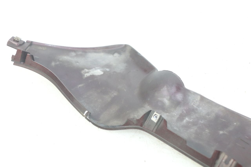 photo de PRAWA LISTWA BOCZNA PIAGGIO X8 125 (2004 - 2007) - Zoom stanu zużycia