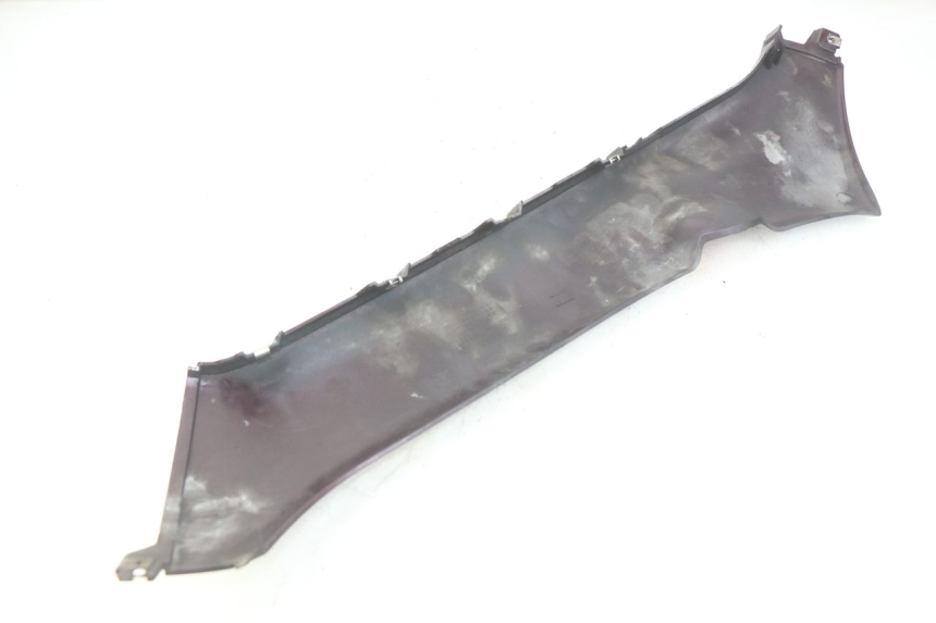 photo de PRAWA LISTWA BOCZNA PIAGGIO X8 125 (2004 - 2007) - Widok ogólny