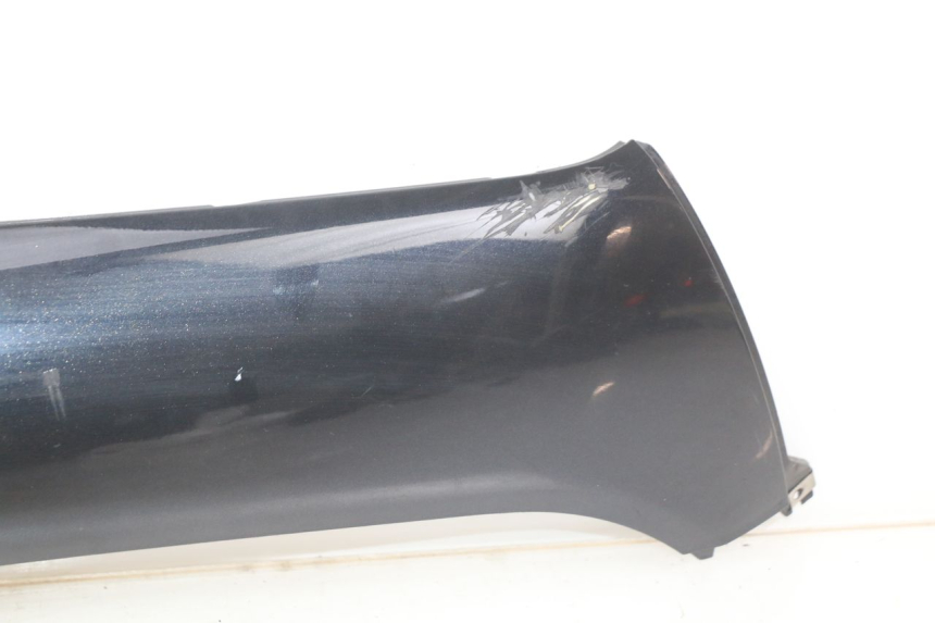 photo de PRAWA LISTWA BOCZNA PIAGGIO X8 125 (2004 - 2007) - Widok produktu