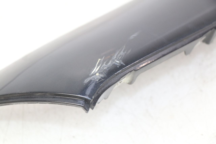 photo de PRAWA LISTWA BOCZNA PIAGGIO X8 125 (2004 - 2007) - Widok ogólny