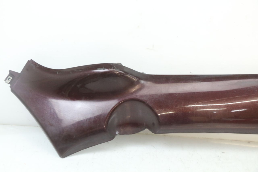 photo de PRAWA LISTWA BOCZNA PIAGGIO X8 125 (2004 - 2007) - Zoom stanu zużycia