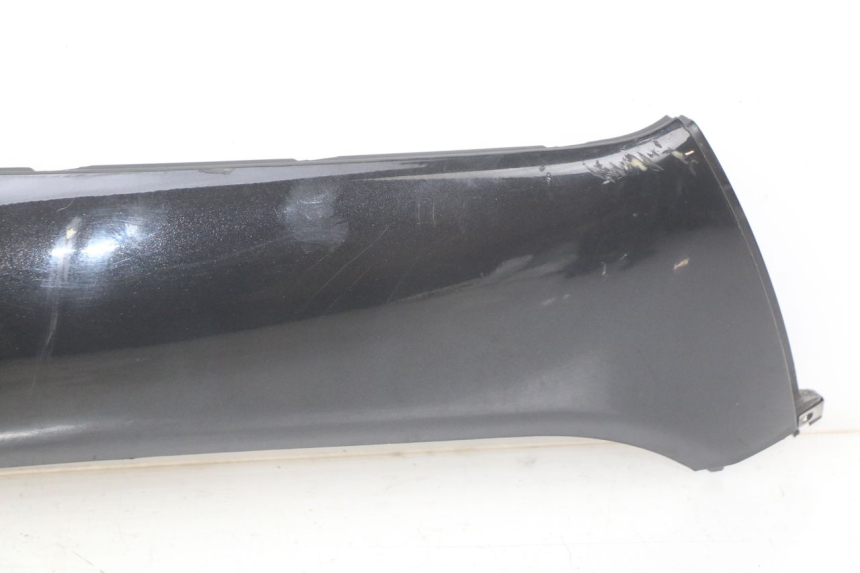 photo de PRAWA LISTWA NADWOZIA PIAGGIO XEVO - X EVO 125 (2007 - 2017) - Część sprawdzona