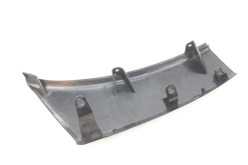 photo de PRAWA LISTWA BOCZNA YAMAHA XP T-MAX TMAX ABS 530 (2012 - 2015) - Zbliżenie techniczne