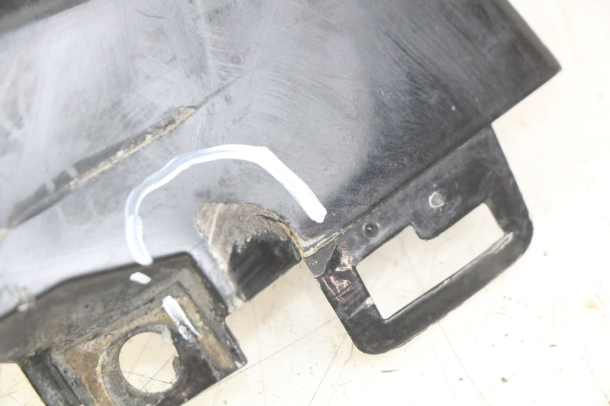 photo de PRAWA LISTWA BOCZNA YAMAHA YZF R1 1000 (2007 - 2008) - Stan powierzchni