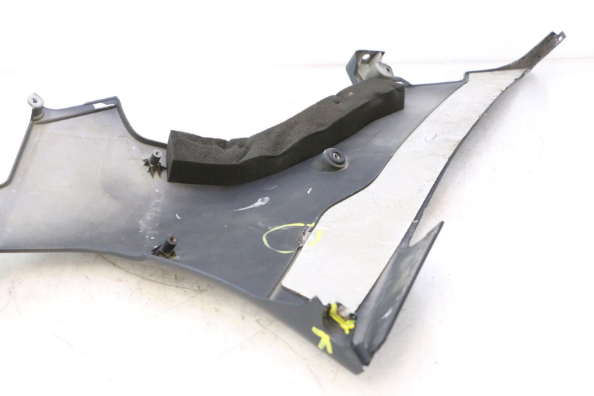 photo de PRAWA LISTWA BOCZNA YAMAHA YZF R6 600 (2008 - 2009) - Alternatywny kąt