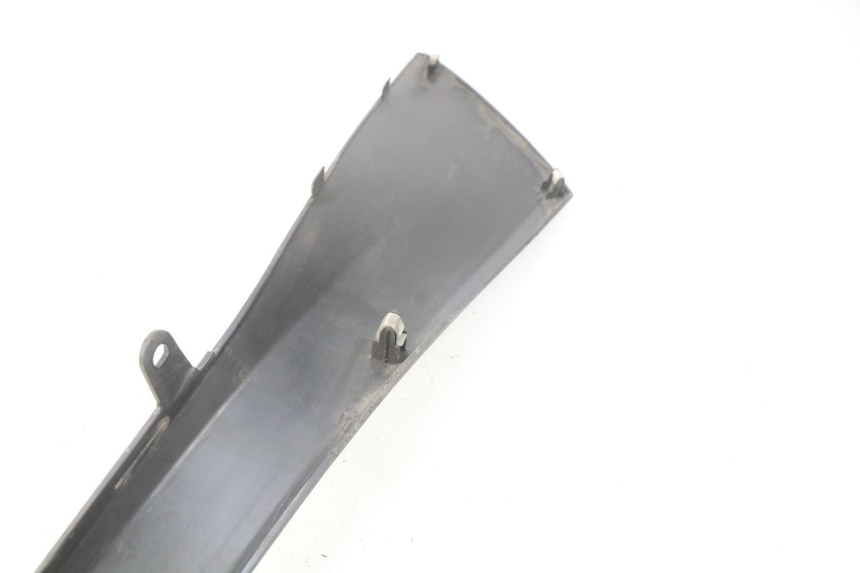 photo de LEWY PROG WLOTU POWIETRZA SUZUKI AN BURGMAN 400 (2006 - 2010) - Inny kąt widzenia