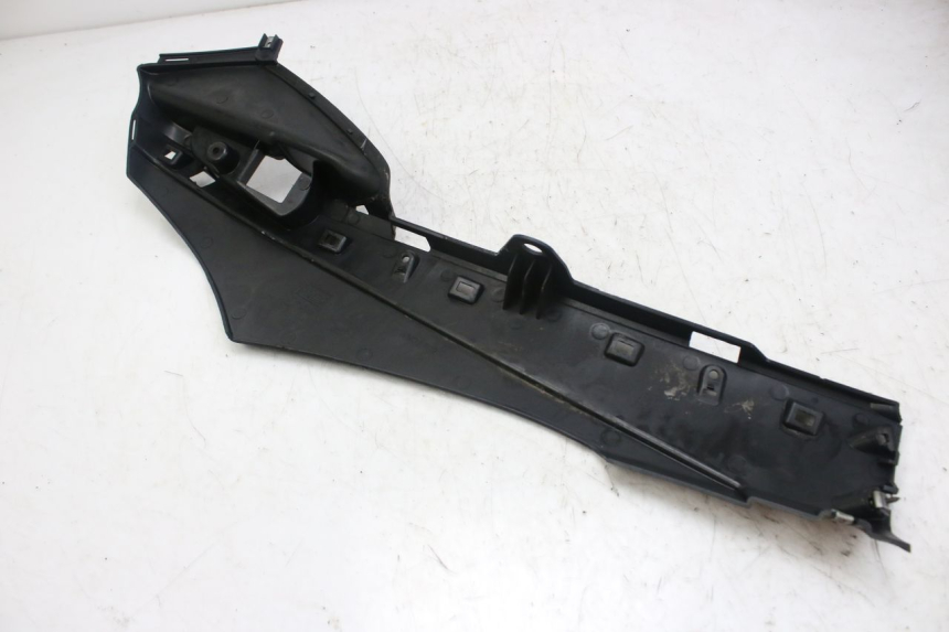 photo de LEWY PROG WLOTU POWIETRZA PIAGGIO FLY 4T 50 (2013 - 2017) - Szczegół części