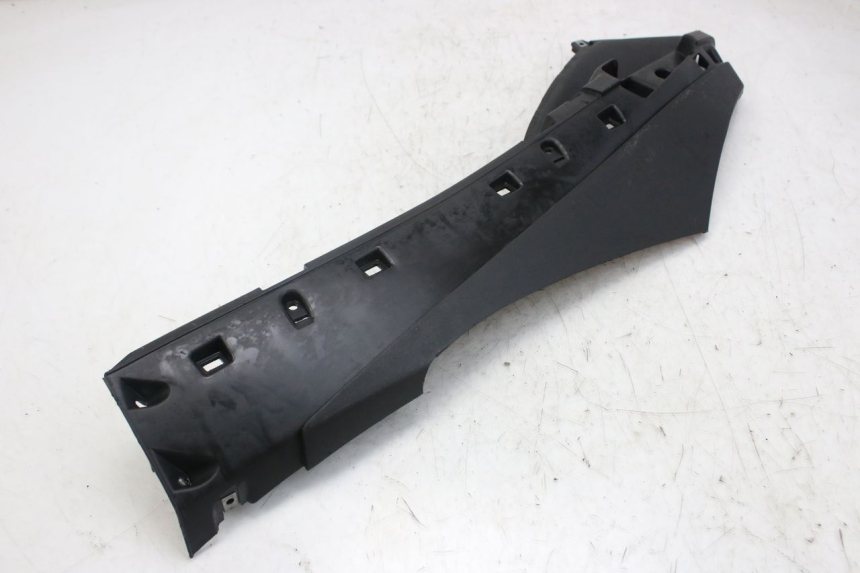 photo de LEWY PROG WLOTU POWIETRZA PIAGGIO FLY 4T 50 (2013 - 2017) - Punkty mocowania