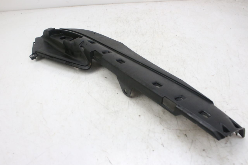 photo de LEWY PROG WLOTU POWIETRZA PIAGGIO FLY 4T 50 (2013 - 2017) - Stan powierzchni