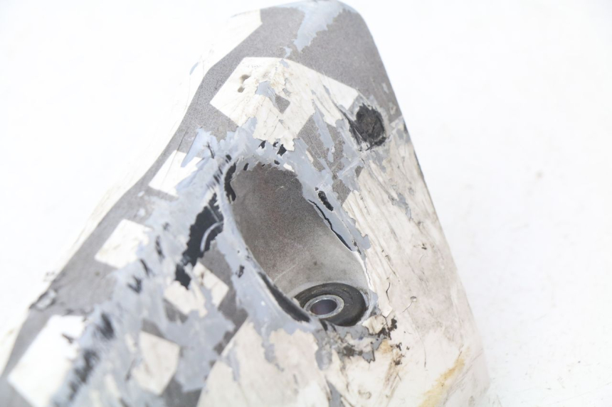 photo de LEWY PROG WZMACNIAJĄCY YAMAHA FZ8 800 (2010 - 2016) - Zbliżenie techniczne