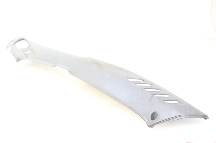 photo de LEWY PROG WZMACNIAJĄCY KAROSERIĘ PIAGGIO HEXAGON 2T 125 (1994 - 1998) - Zoom stanu zużycia