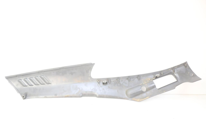 photo de LEWY PROG WZMACNIAJĄCY KAROSERIĘ PIAGGIO HEXAGON 2T 125 (1994 - 1998) - Zbliżenie techniczne