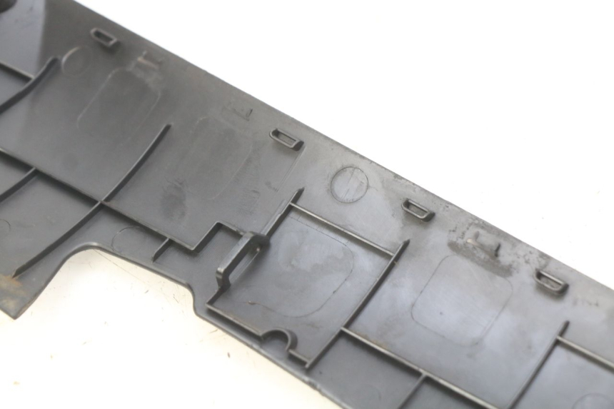 photo de LEWY PROG WLOTU POWIETRZA PEUGEOT KISBEE 4T 50 (2010 - 2017) - Punkty mocowania