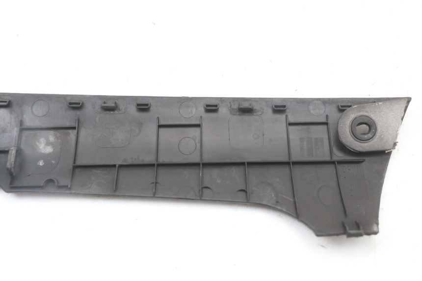 photo de LEWY PROG WLOTU POWIETRZA PEUGEOT KISBEE 4T 50 (2018 - 2022) - Punkty mocowania