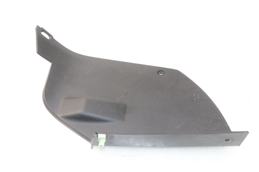 photo de LEWY PROG WZMACNIAJĄCY KAROSERIĘ PEUGEOT METROPOLIS 400 (2017 - 2020) - Zbliżenie techniczne