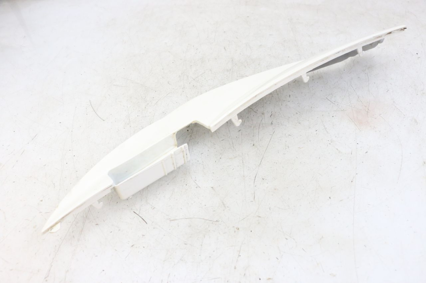 photo de LEWY PROG WLOTU POWIETRZA SYM MIO 50 (2011 - 2017) - Zbliżenie techniczne