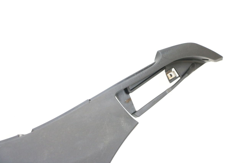 photo de LEWY PROG WLOTU POWIETRZA PIAGGIO MP3 HPE 350 (2018 - 2020) - Zbliżenie komponentów