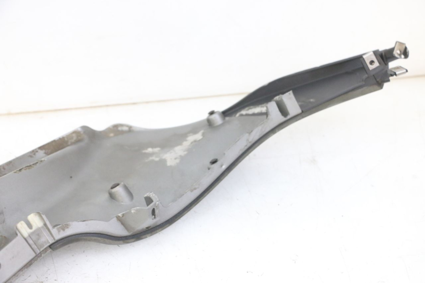 photo de LEWY PROG WZMACNIAJĄCY KAROSERIĘ PIAGGIO MP3 LT 300 (2010 - 2016) - Punkty mocowania