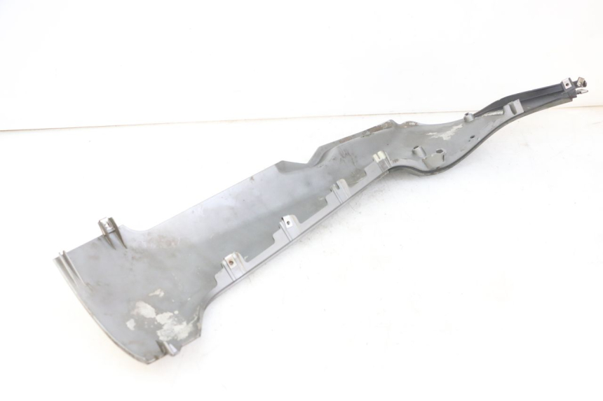 photo de LEWY PROG WZMACNIAJĄCY KAROSERIĘ PIAGGIO MP3 LT 300 (2010 - 2016) - Stan powierzchni