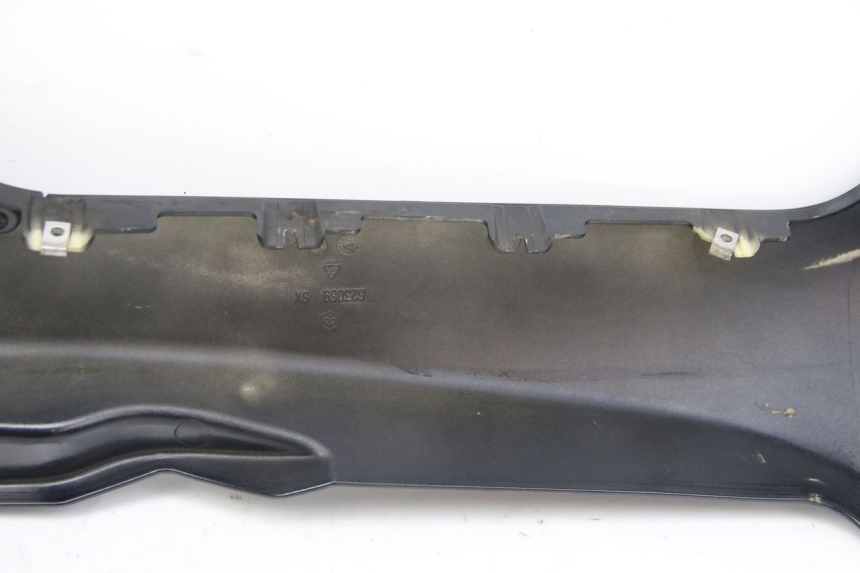 photo de LEWY PROG WLOTU POWIETRZA PIAGGIO MP3 125 (2006 - 2014) - Stan powierzchni