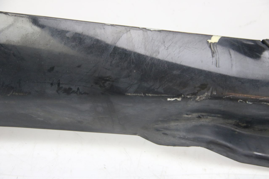 photo de LEWY PROG WLOTU POWIETRZA PIAGGIO MP3 125 (2006 - 2014) - Inny kąt widzenia