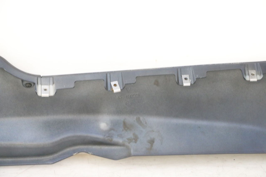 photo de LEWY PROG WLOTU POWIETRZA PIAGGIO MP3 RL 250 (2006 - 2010) - Zbliżenie techniczne