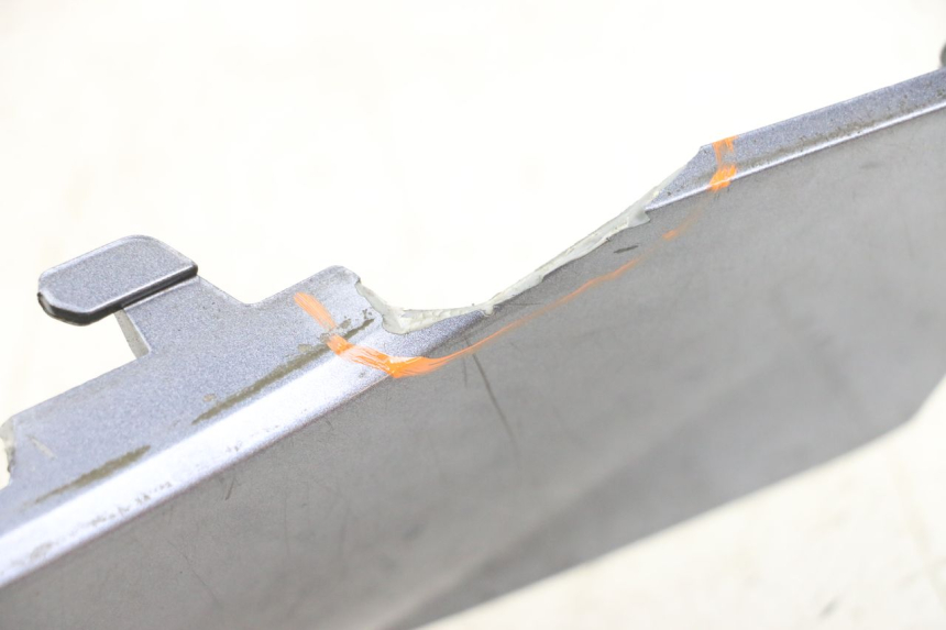 photo de LEWY PROG WLOTU POWIETRZA PEUGEOT BELVILLE 125 (2017 - 2021) - Zoom stanu zużycia