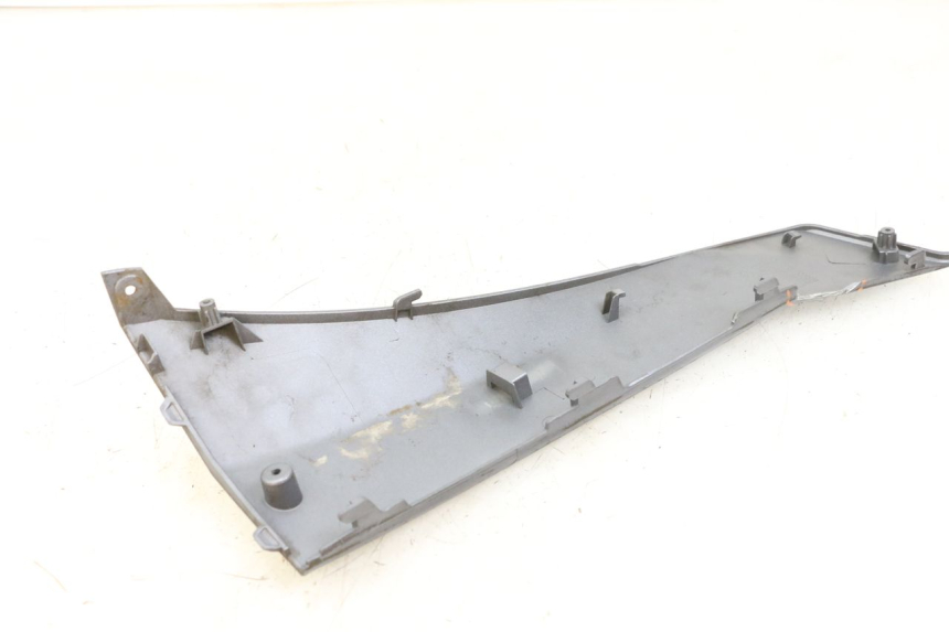 photo de LEWY PROG WLOTU POWIETRZA PEUGEOT BELVILLE 125 (2017 - 2021) - Inny kąt widzenia