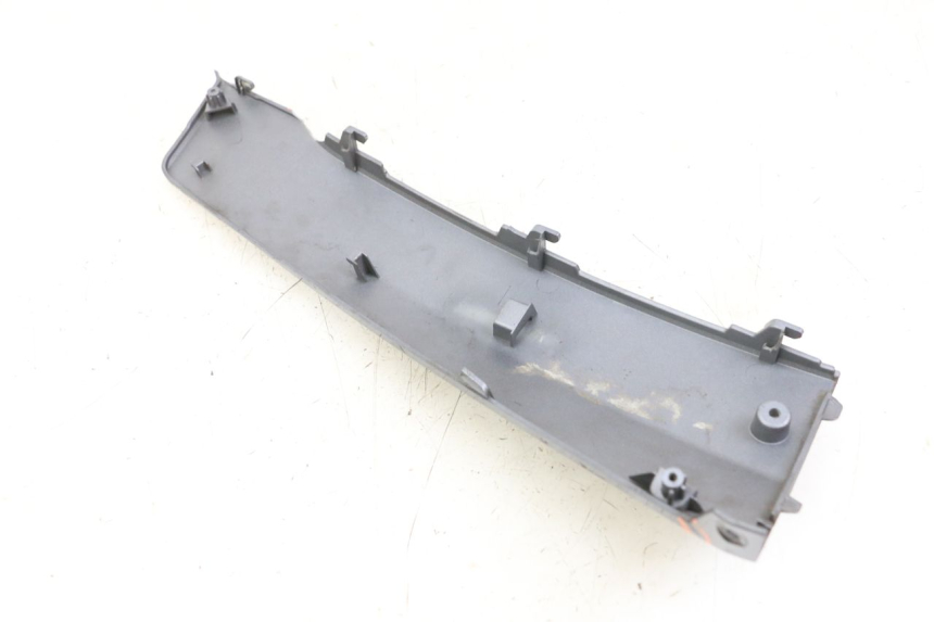 photo de LEWY PROG WLOTU POWIETRZA PEUGEOT BELVILLE 125 (2017 - 2021) - Zbliżenie techniczne