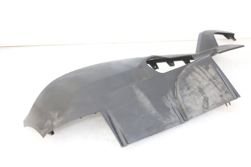 photo de LEWY PROG WLOTU POWIETRZA PEUGEOT SATELIS COMPRESSOR K15 125 (2006 - 2009) - Zbliżenie komponentów