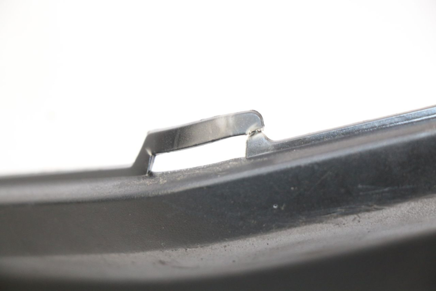 photo de LEWY PROG WLOTU POWIETRZA PEUGEOT SATELIS 125 (2010 - 2012) - Zoom stanu zużycia